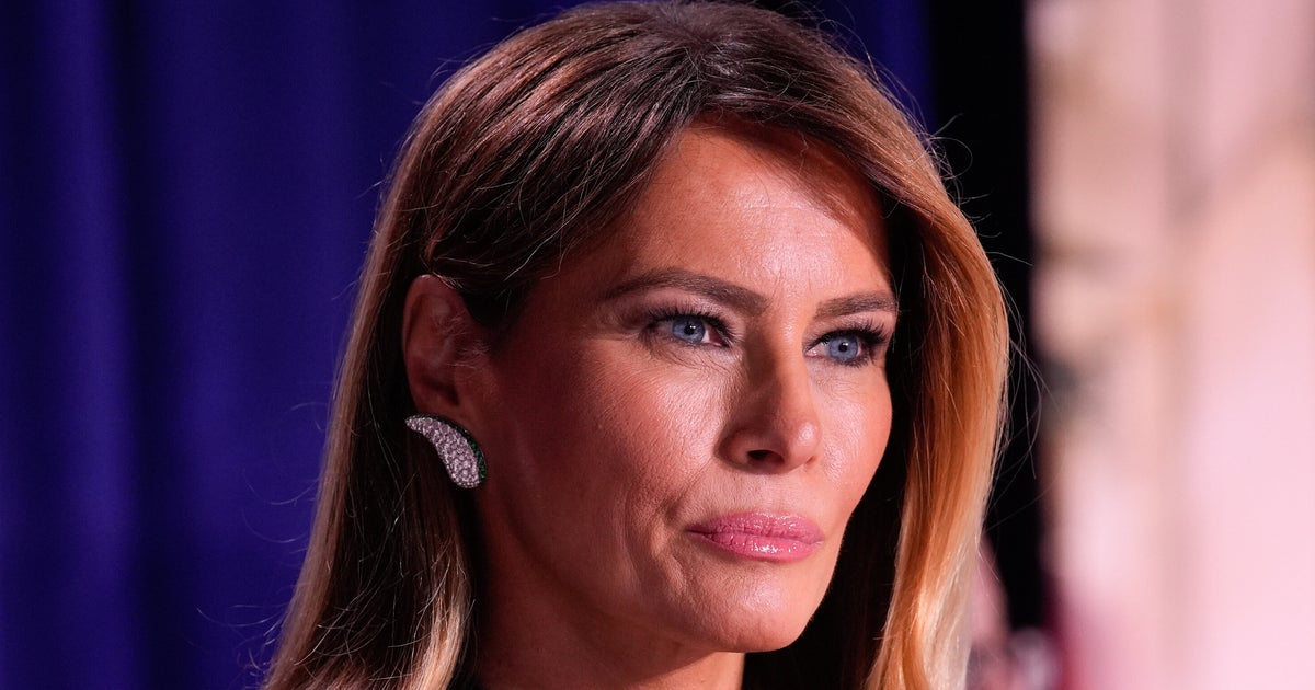 メラニア・トランプ、米TV司会者の解雇を要求。自身をネタにしたジョークをめぐり「卑怯者」と非難