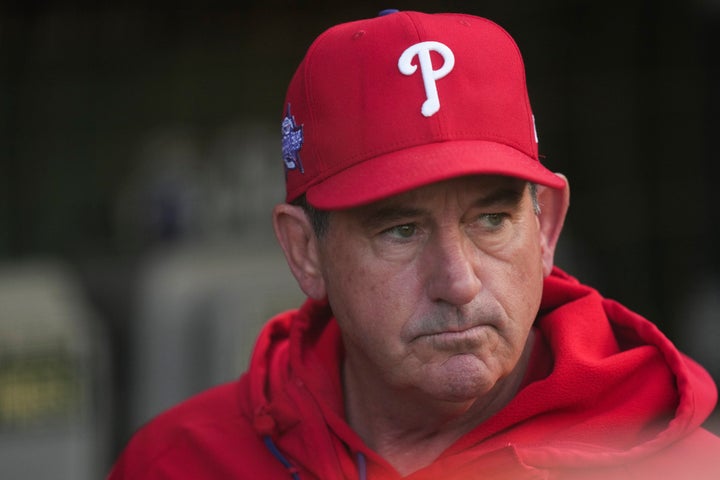 El manager de los Filis, Rob Thomson, fue despedido el martes, el segundo entrenador en jefe destituido por un equipo en la última semana.