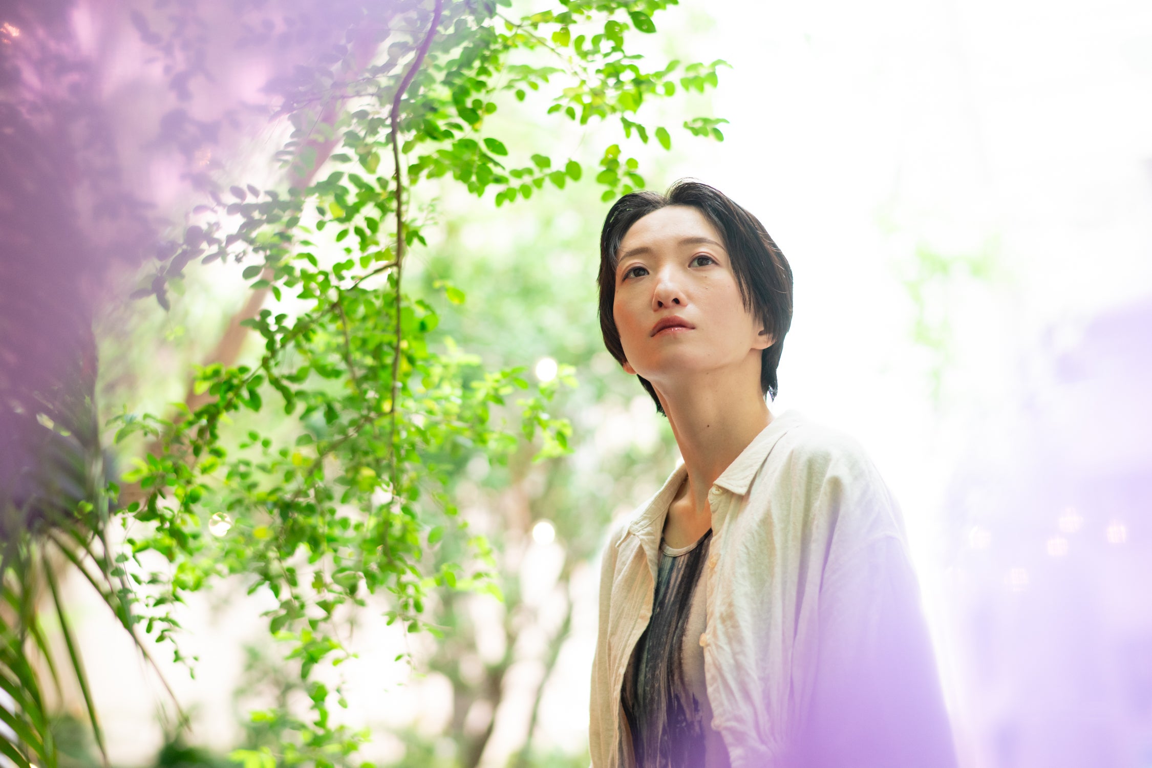 春は浮かれるだけの季節ではない。『煙と水晶』の間で揺れる日食なつこの美学