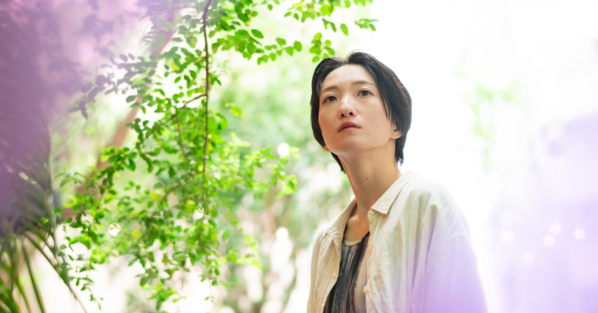 春は浮かれるだけの季節ではない。『煙と水晶』の間で揺れる日食なつこの美学