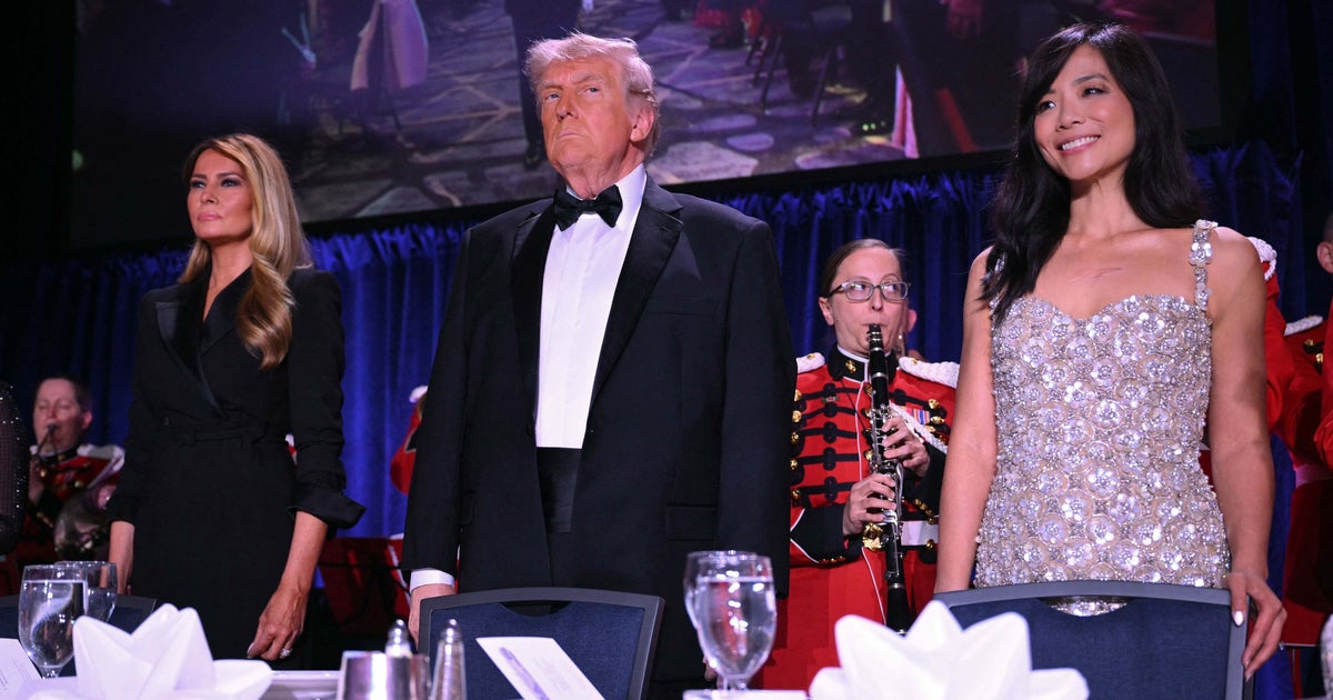 「命を守る行動をとるべき」トランプ氏が出席の夕食会で発砲、ある男性の“動じない”様子が話題