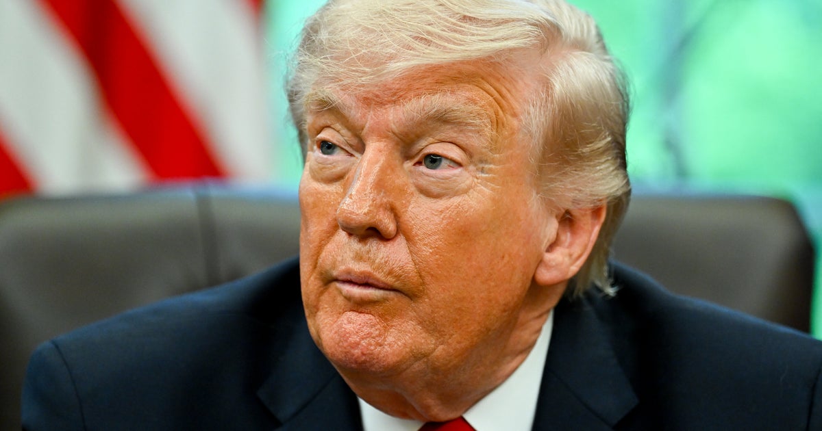 Trump Appears To Short-Circuit When Asked About 2 Wars