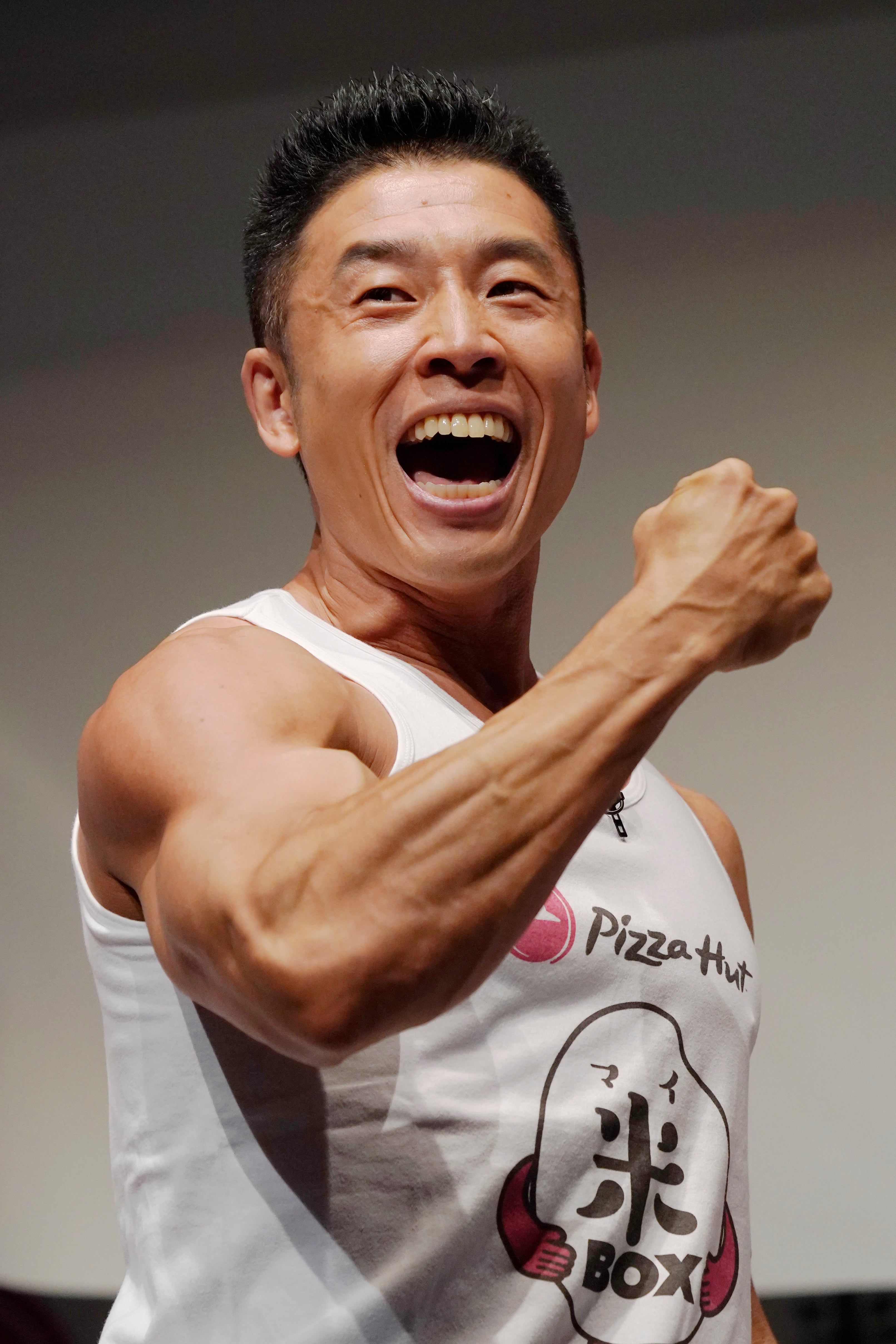 なかやまきんに君、浜崎あゆみの“上腕二頭筋”をベタ褒め⇒見事なラインに「あゆの筋肉すげぇ」「仕上がってる」
