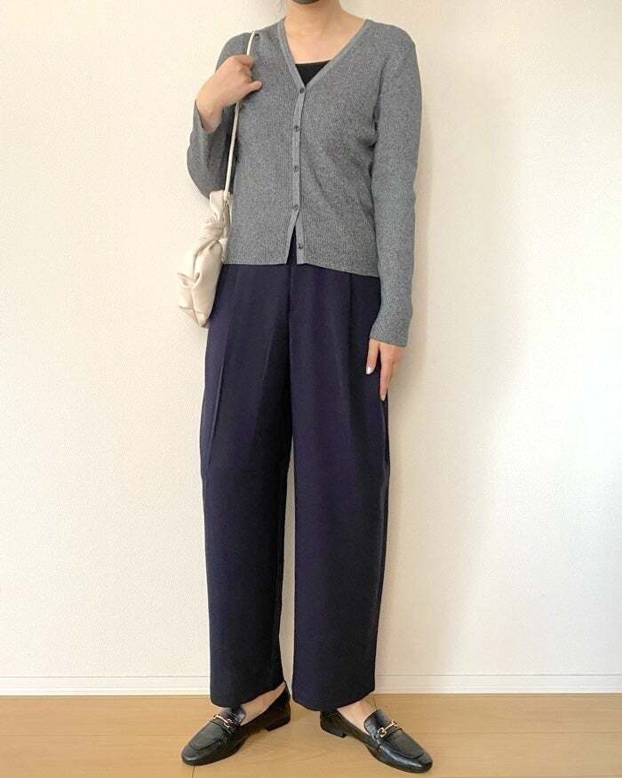 GUのワイドテーパードアンクルパンツZ