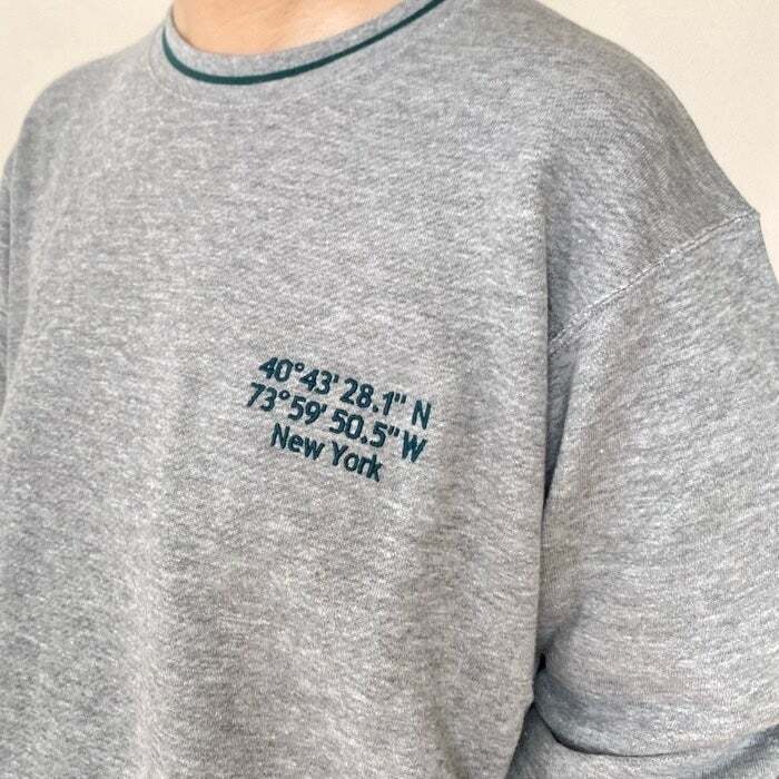GUのスウェットプルオーバー（ロゴ）