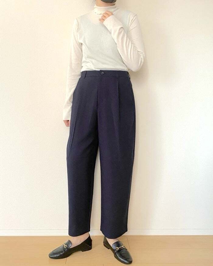 GUのワイドテーパードアンクルパンツZ