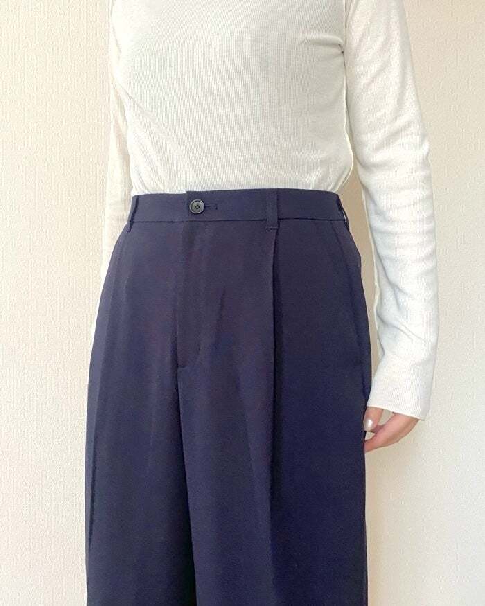 GUのワイドテーパードアンクルパンツZ