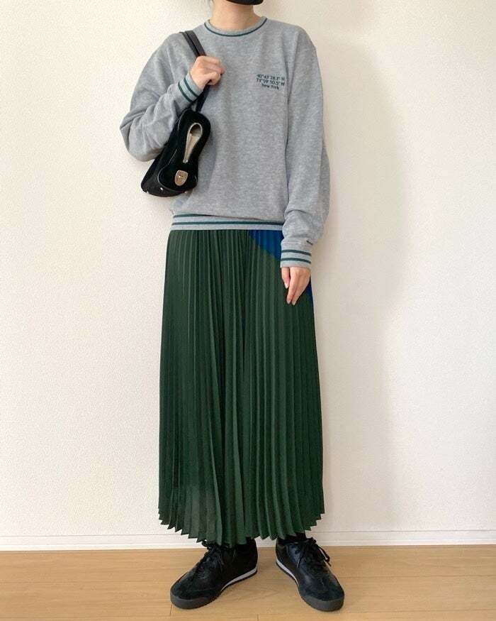 GUのスウェットプルオーバー（ロゴ）
