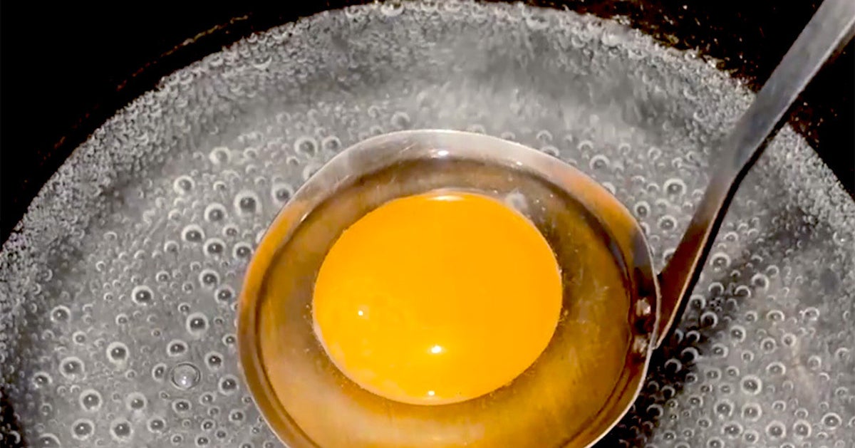 【卵1つでご飯10杯ぐらい食べられそう】味しみしみでとろうま。目玉焼きを超えた漬け卵のレシピ