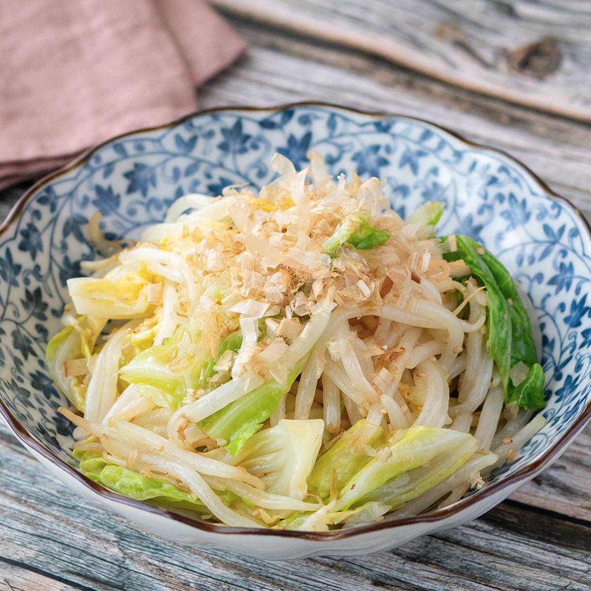 もやしとキャベツ、そのまま炒めるのはもう古い？「一瞬でハマる」「作り置きに便利」レンチンで作る無限ナムル