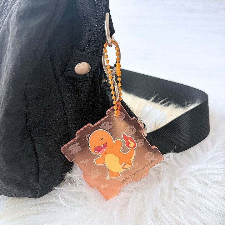 ファミリーマートでもらえるポケモンの「アクリルパズルキーホルダー」
