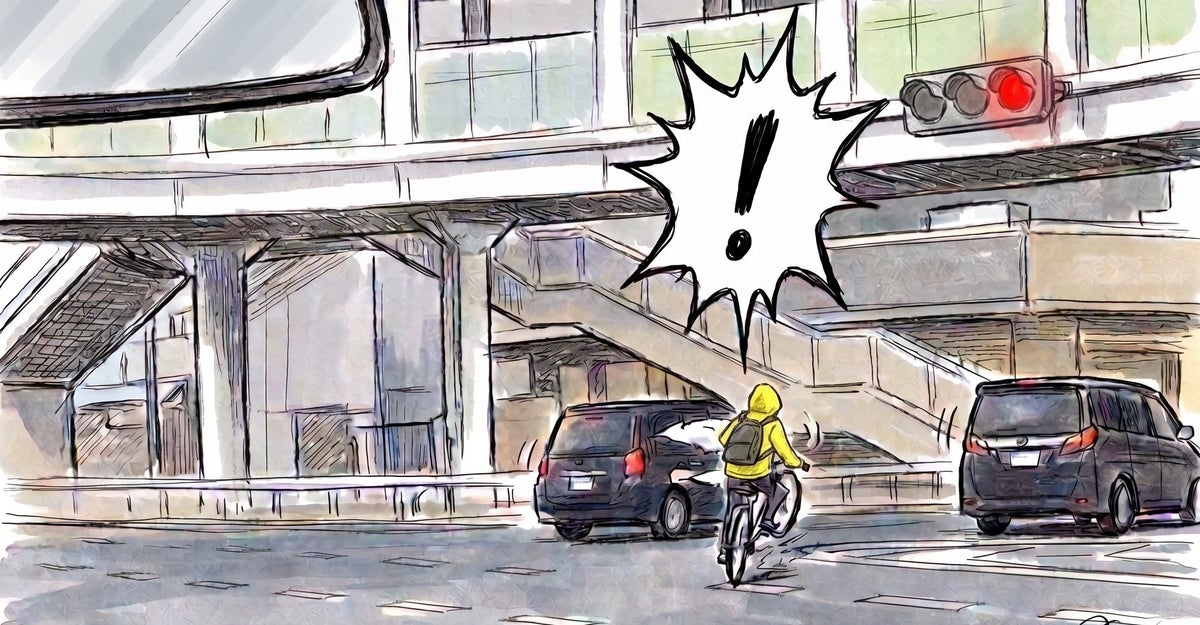 自転車が右折レーンへ⇨車と一緒に右折していく…動画に驚きの声。交差点の正しいルールは【青切符】