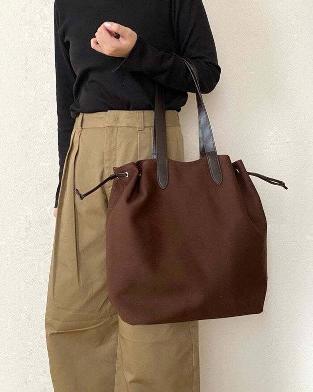ユニクロ「キャンバストートバッグ」を変形させた