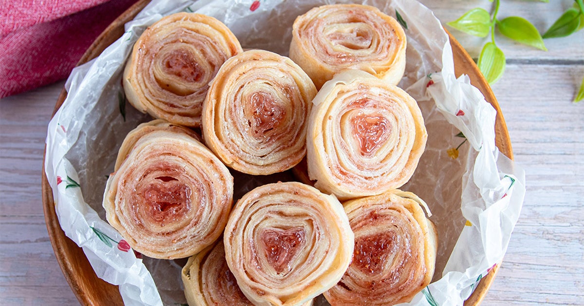 【春巻きの皮あったら作ってみてください】くるくる巻いて焼くだけ！サクもち食感がたまらない簡単おやつ
