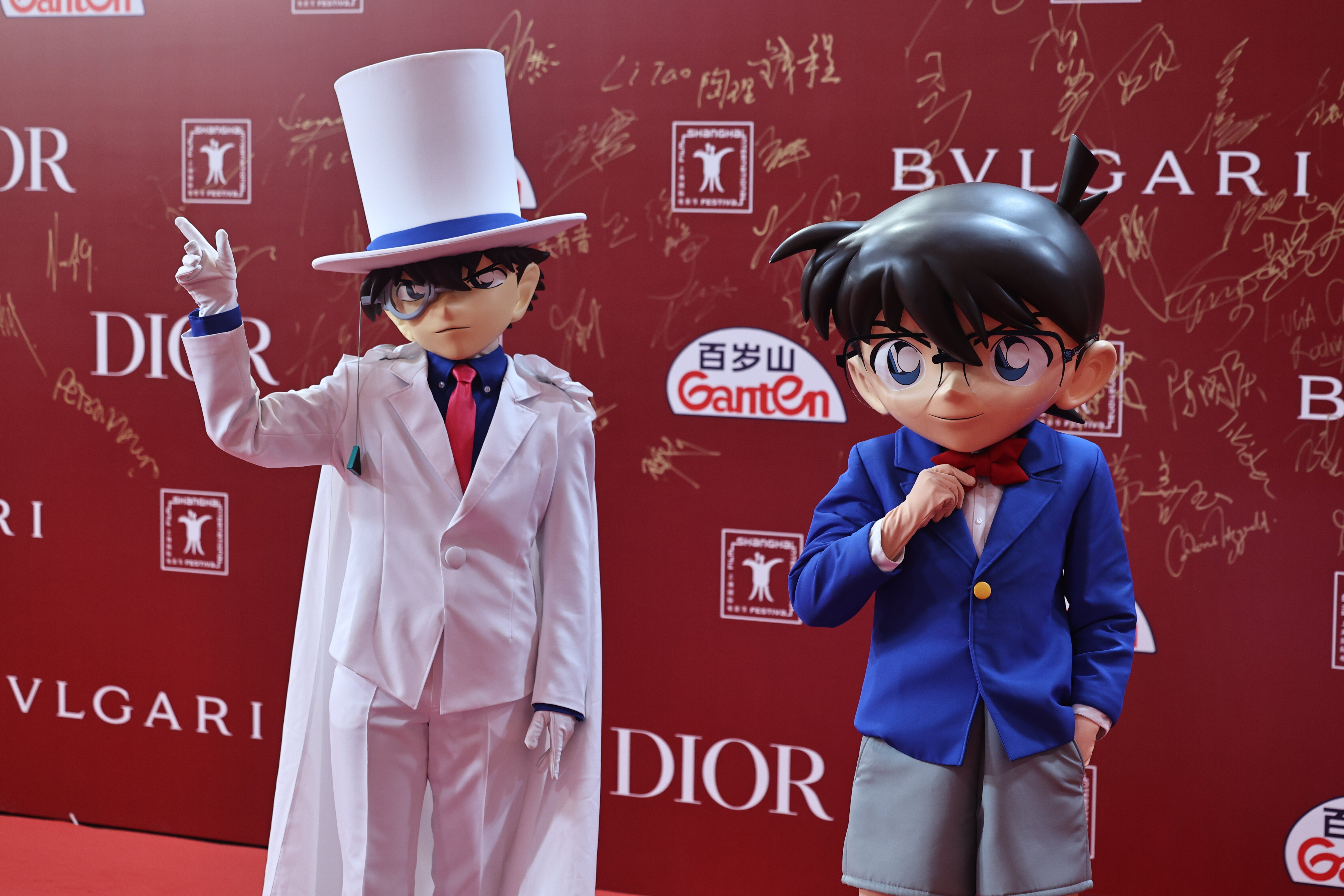 ピース姿のコナンくんがかわいい！映画『名探偵コナン』100億円突破の記念イラストが反響
