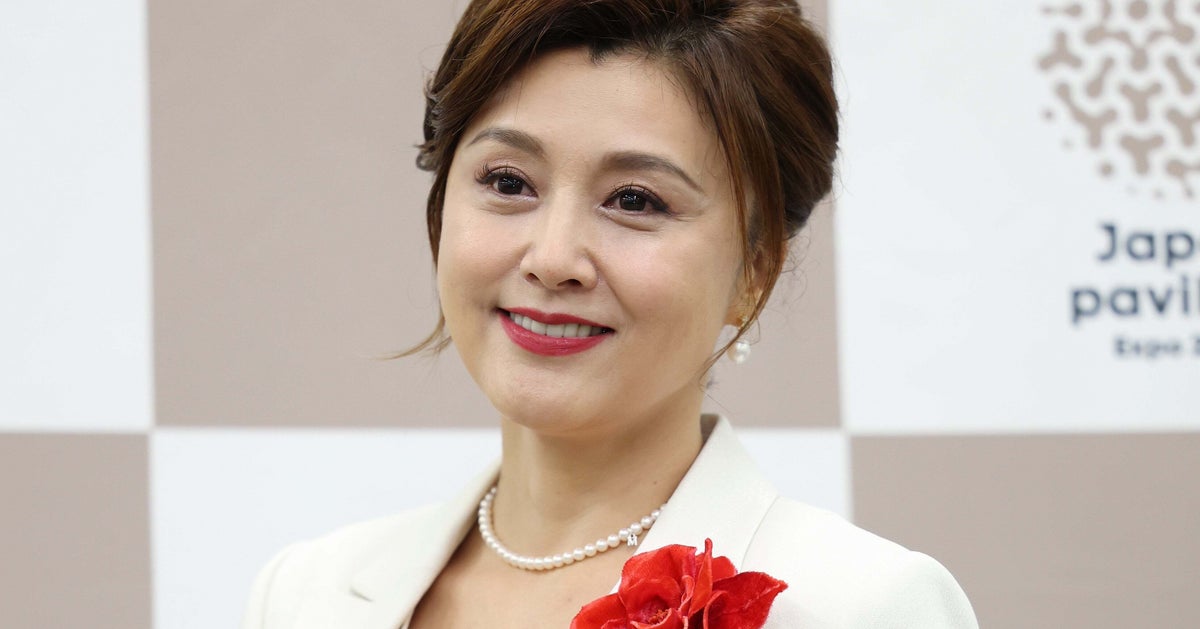 藤原紀香、国民的アニメのTシャツをおしゃれに着こなす。「あのエンディング」「私たち世代は懐かしい」と反響