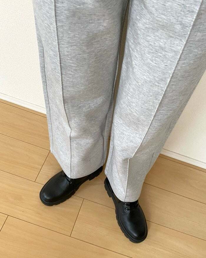 ユニクロ「スウェットストレートパンツ」