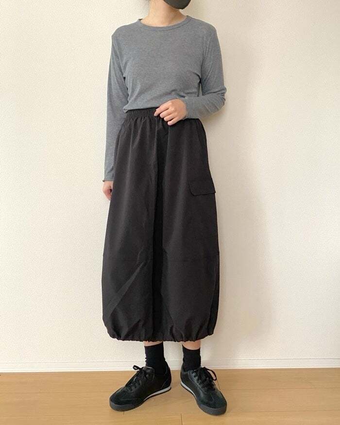 GU「テックカーゴスカート」のコーディネート例