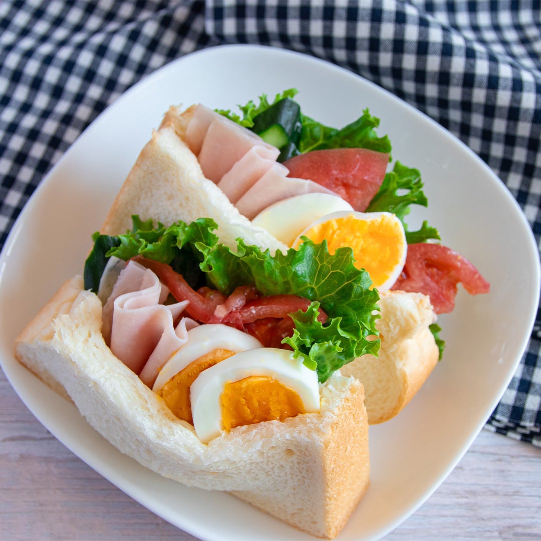 【食パンに切り込み入れてみたら大正解！】「いつものサンドイッチより好き」「忙しい朝にめっちゃ助かる」10分で完成する簡単朝食レシピ