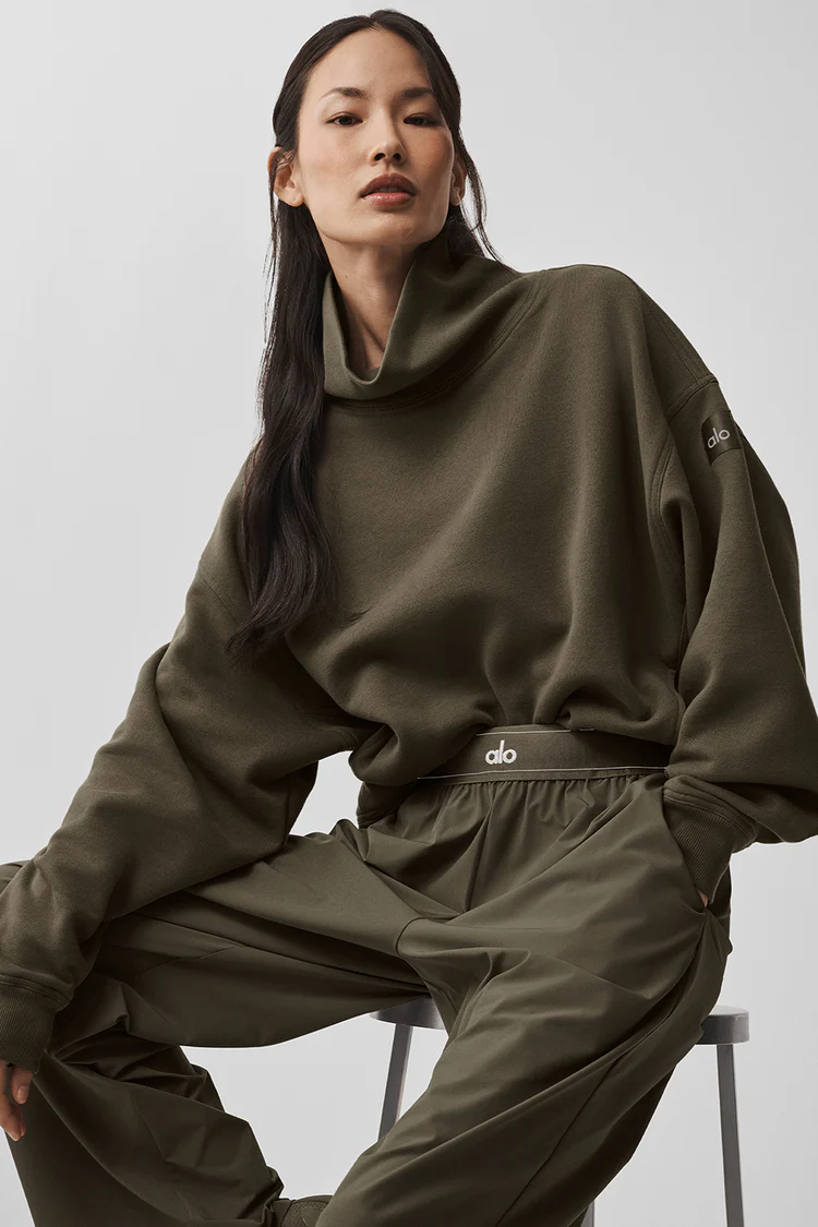 Shop Alo Yoga's 30% Off Anniversary Sale Before It Ends | HuffPost Life