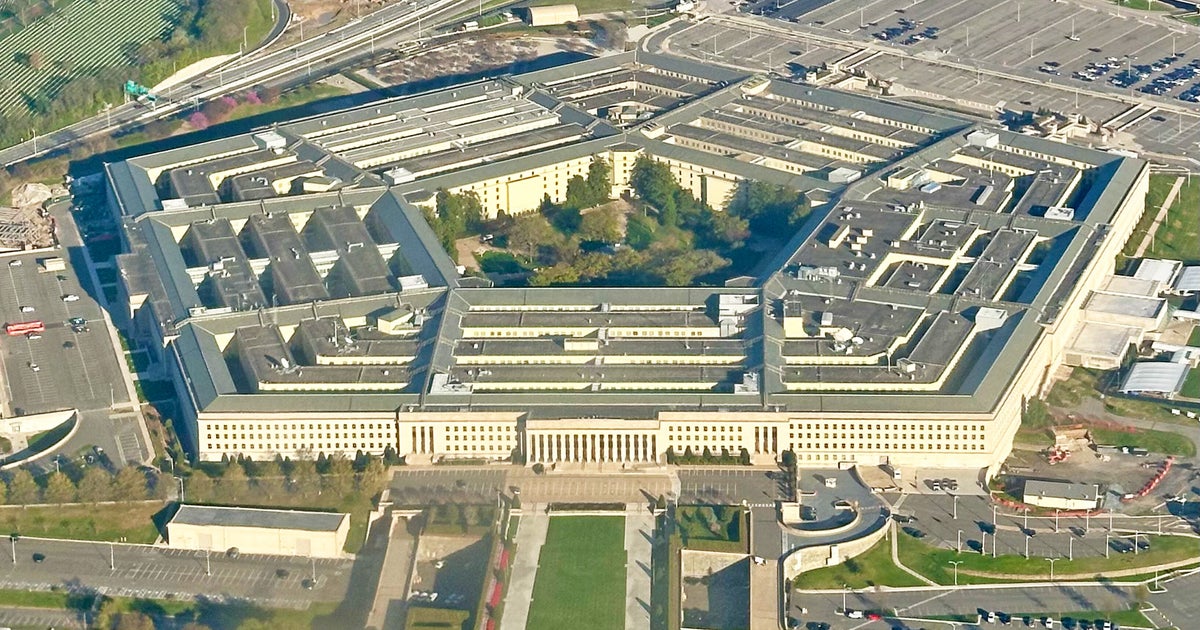 米国防総省がUFOの新資料を公開。日本や月面で撮影された謎の飛行物体も
