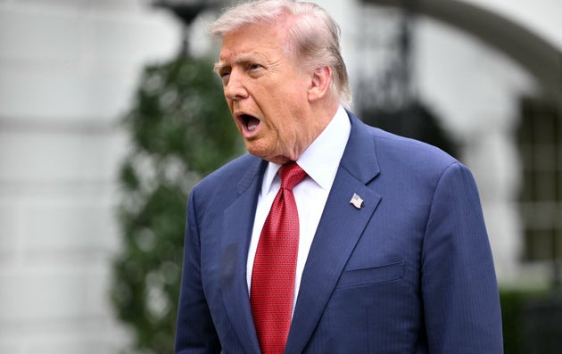 Trump says children should not receive a “vat” of vaccines, questions mandates