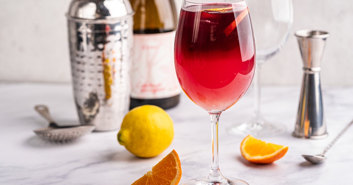 This 2-Ingredient Spanish Cocktail Is About To Be The Drink Of The Summer