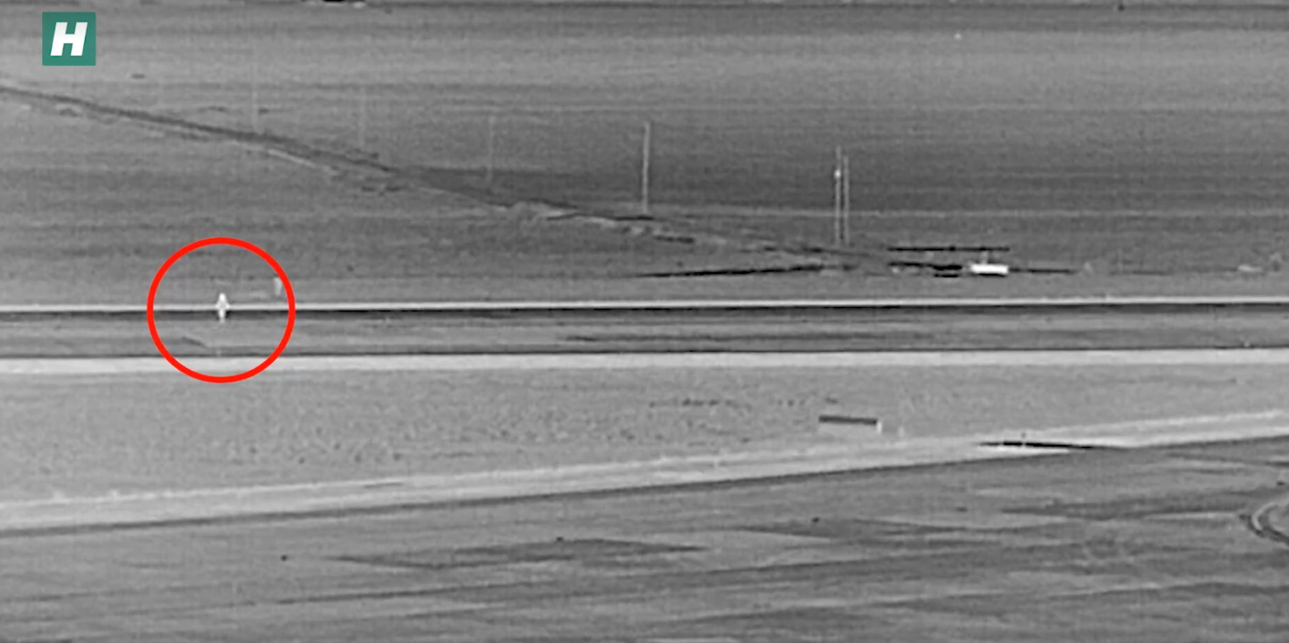 Video Shows Person Struck By Frontier Airlines Plane At Denver Airport ...