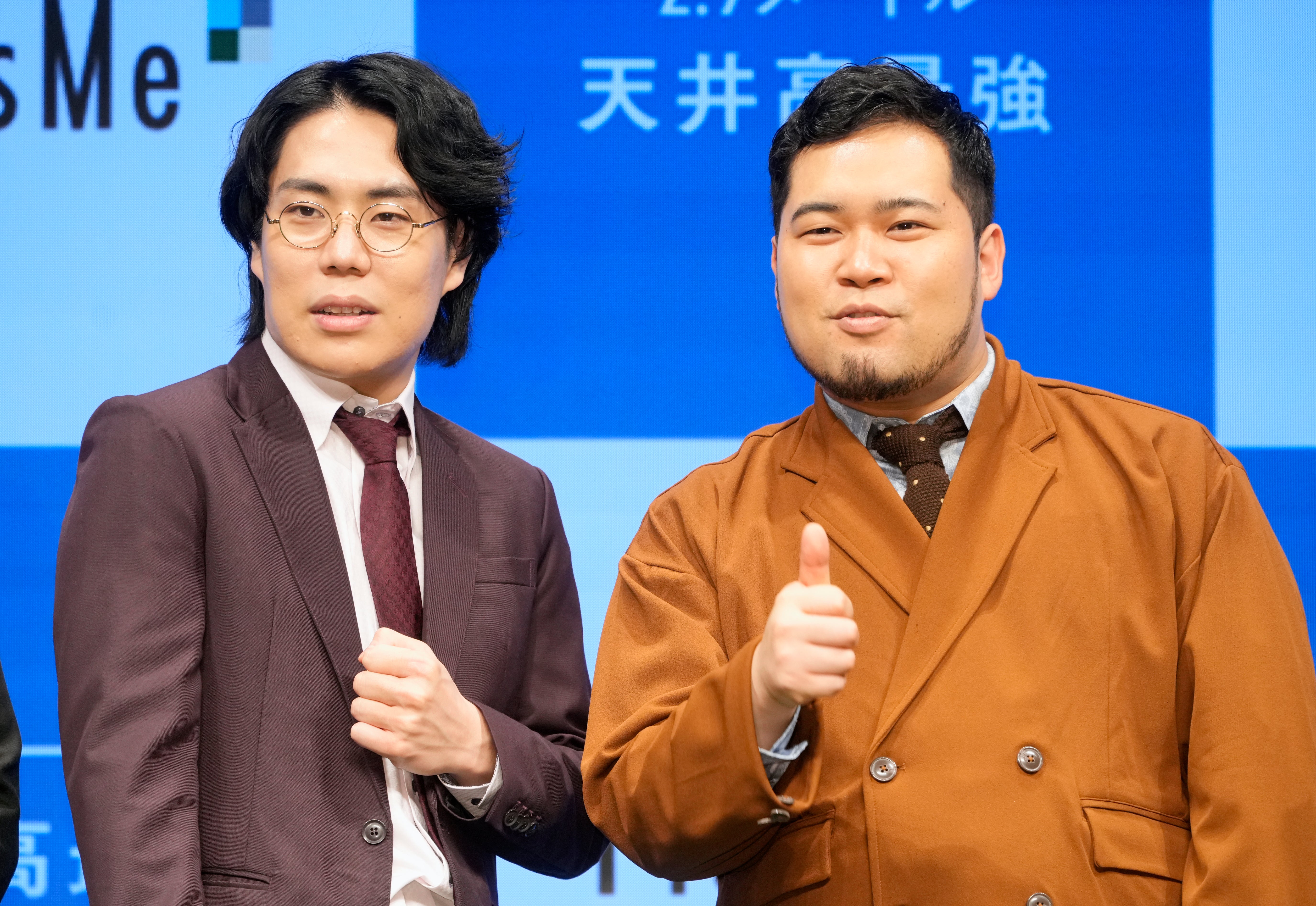 「刃牙」作者が令和ロマンを描くとこうなる⇒東京・下北沢設置の巨大イラストに「筋肉の描き込みヤバすぎ」