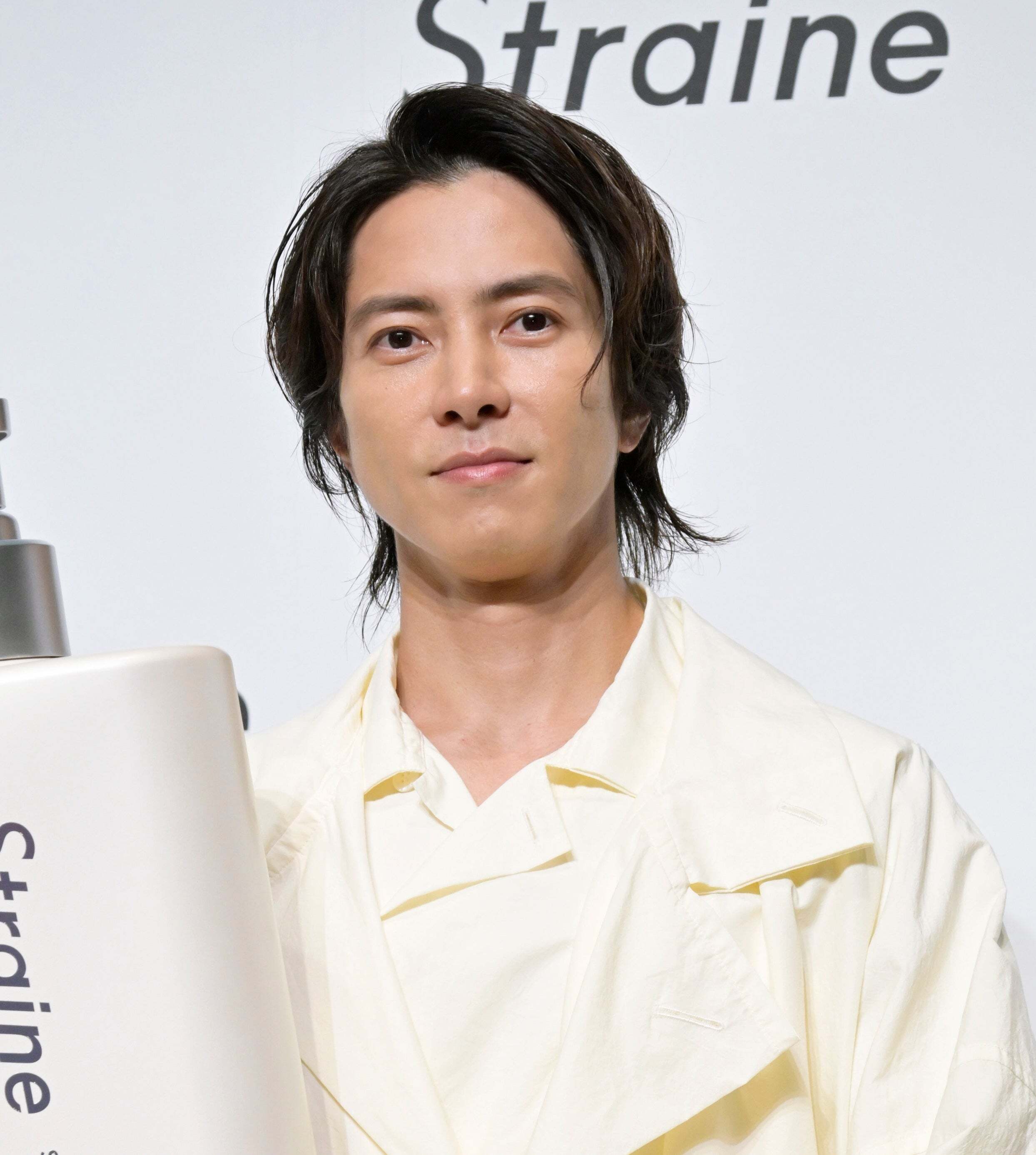 「智久のためなら…」山下智久とベテラン俳優の“解禁”ショットにSNS沸く「共演が見れるなんて…」「たまらなく感動」