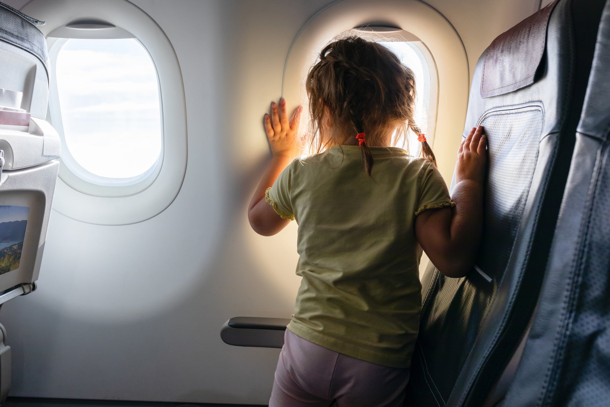 Private Investigator Warns Of 'Red Flags' If Ex Wants To Take Kids On Holiday