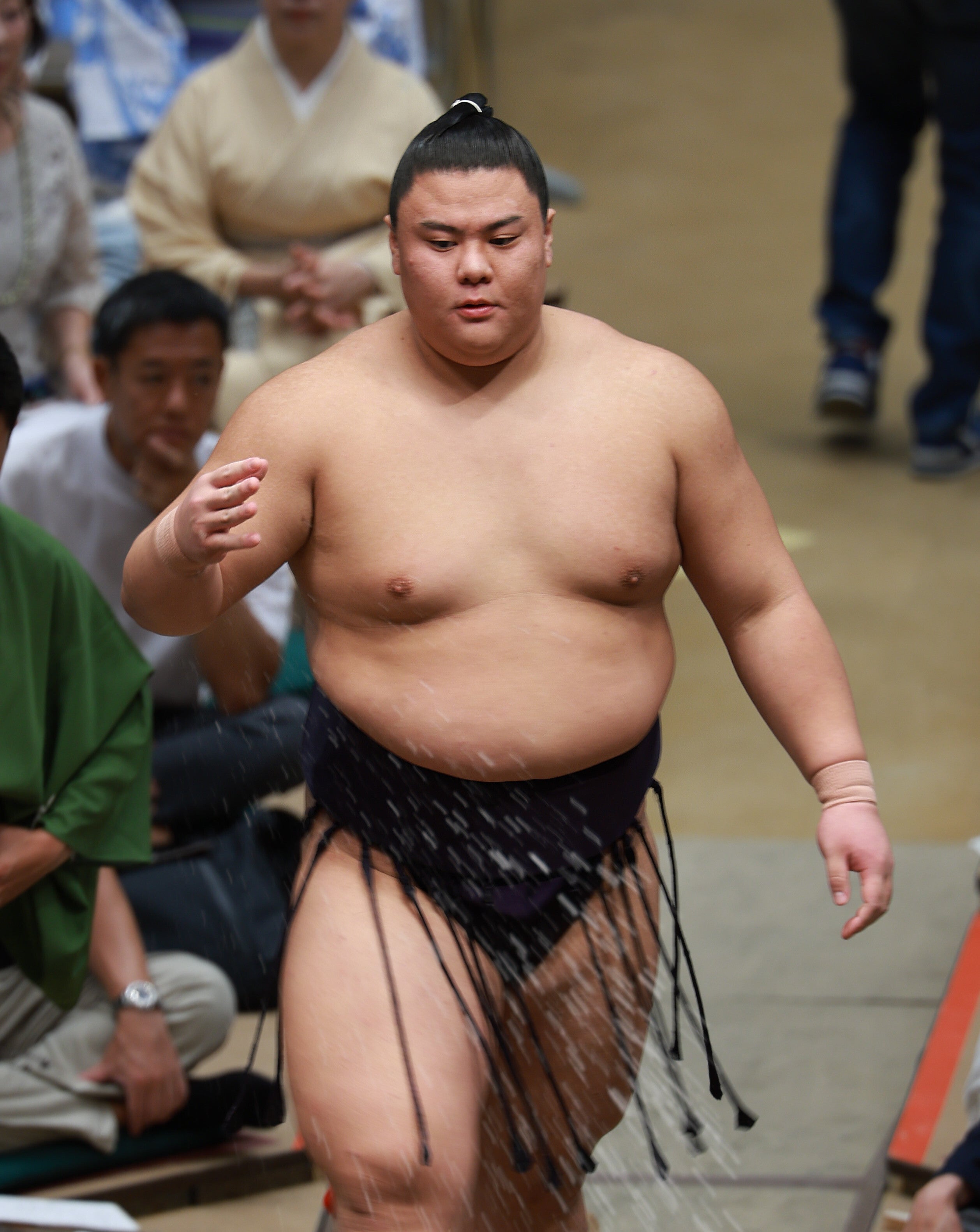 義ノ富士にちなんだ限定グルメが両国国技館で発売⇨あおさを使った寿司は「九州の甘口醤油と相性抜群」