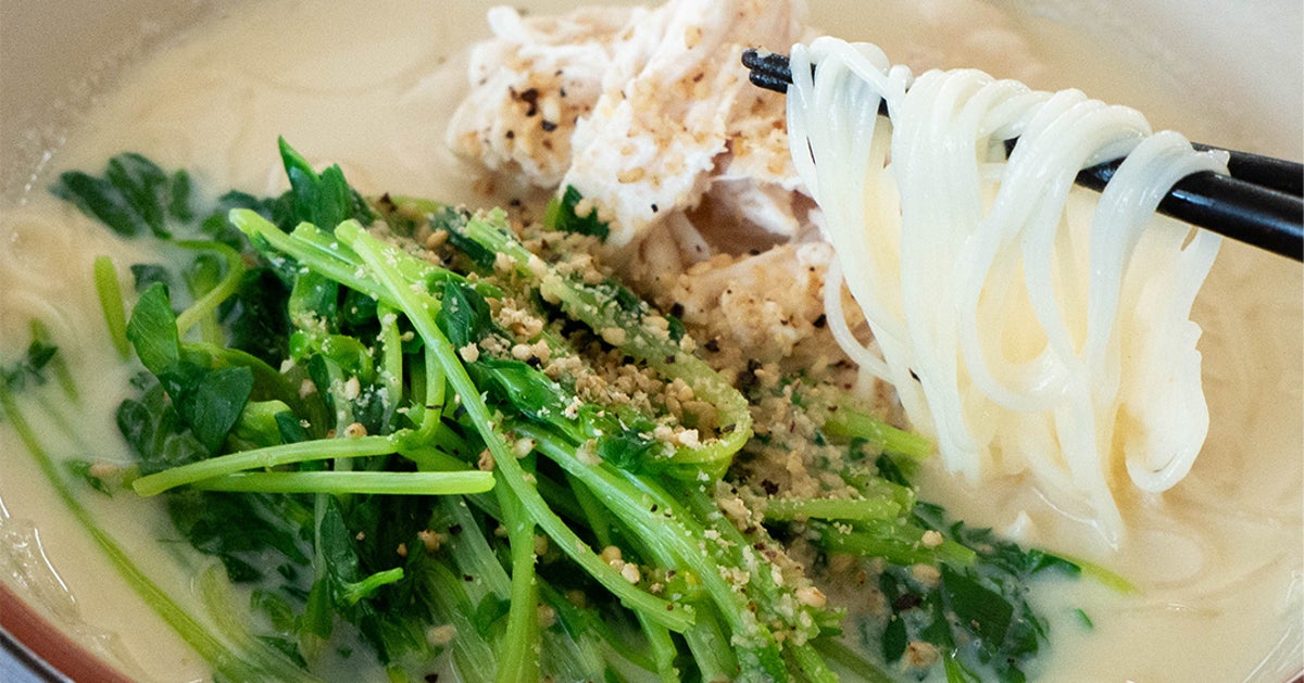 【今すぐそうめん買ってきて】めんつゆに飽きたらコレ!鶏ささみと豆苗の豆乳にゅうめんレシピ