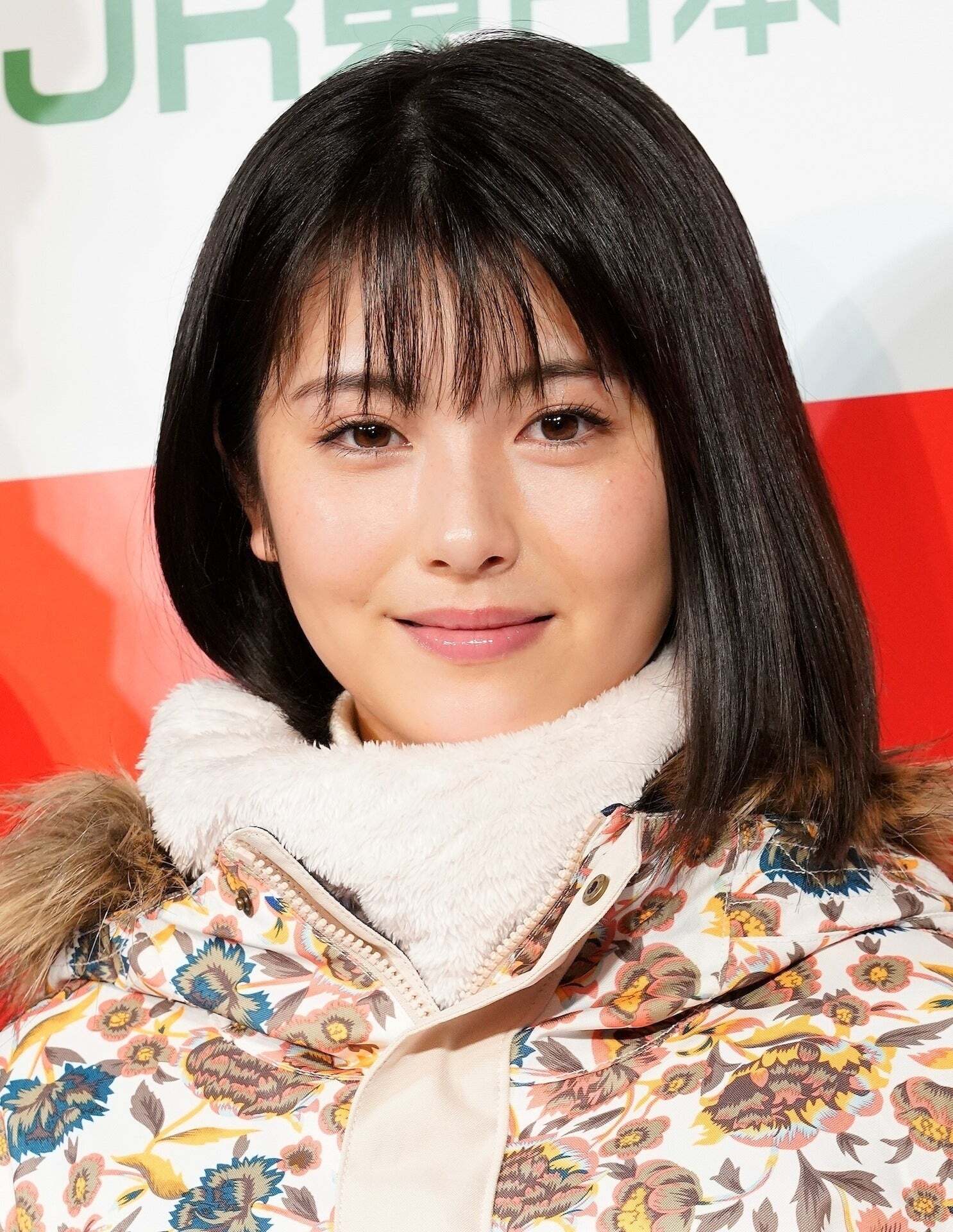 浜辺美波、旅行ショットを公開⇨「素敵！」「楽しそう」