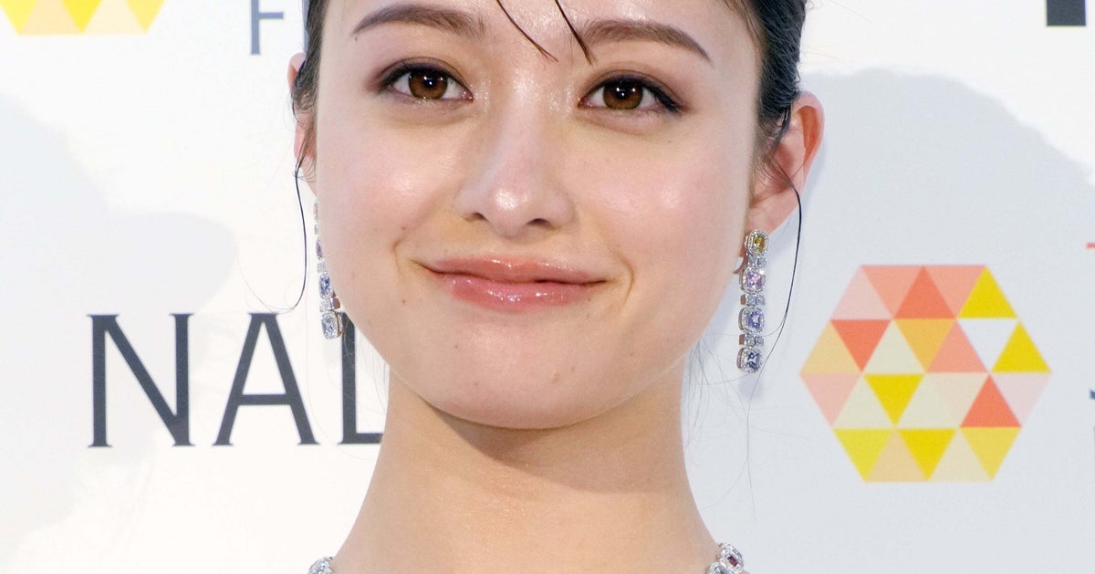 「2日間で8店舗」橋本環奈、うどんを食べる姿に驚きの声「いっっっぱい食べてる」「すごっ！」「ガチ勢」