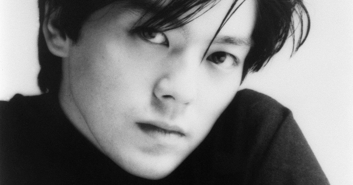 「息をのむほどカッコ良くて…」尾崎豊さんの新婚旅行中の姿。妻・繁美さんが公開→「永遠のスター」と反響