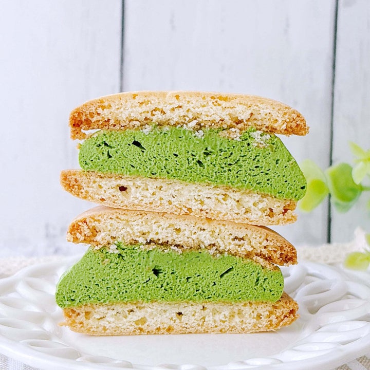 ローソン「Uchi Café×森半 濃い抹茶しっとりビスケットサンド」