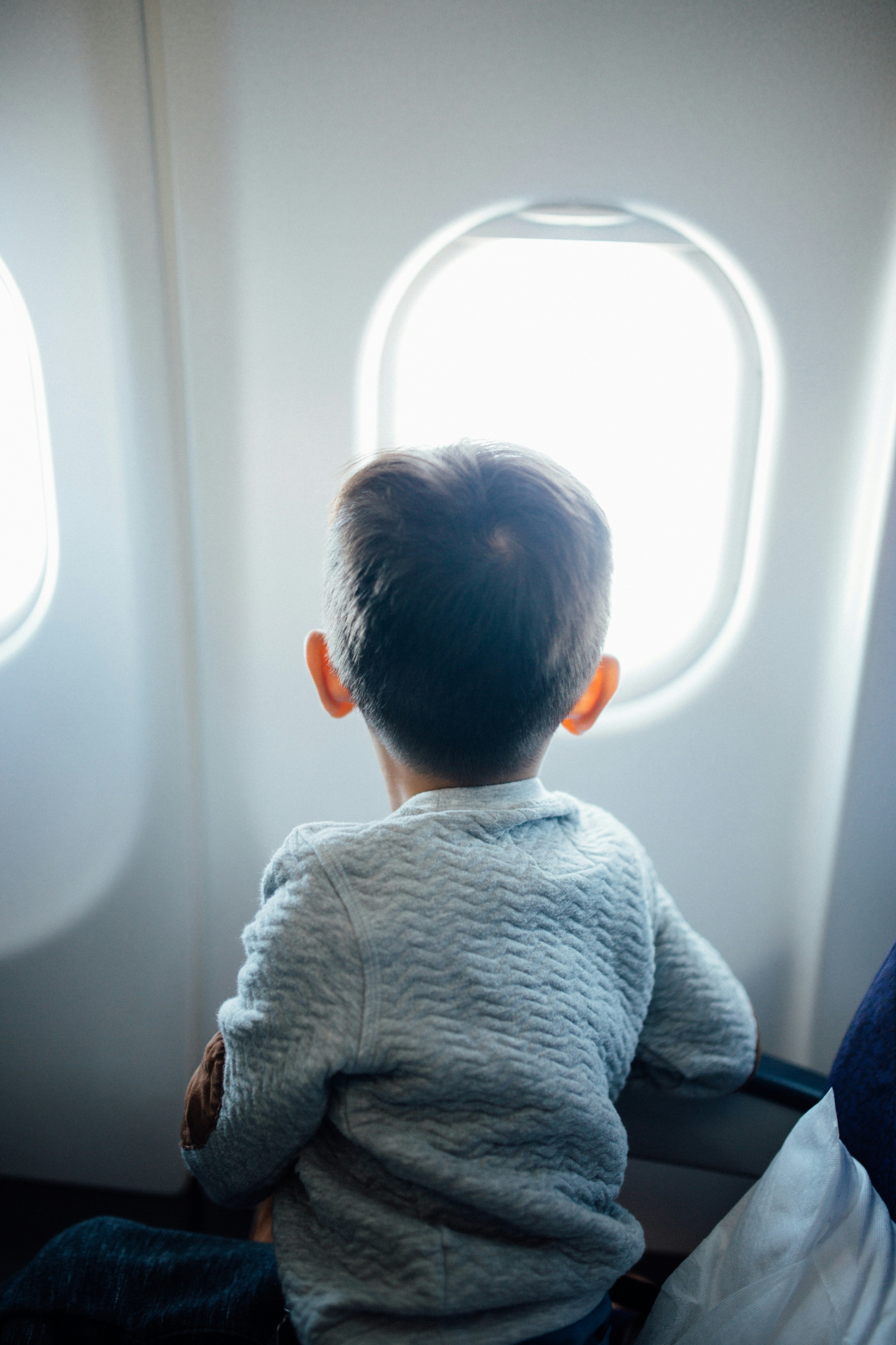 The Best Time Of Day To Fly With Kids (According To Their Age)