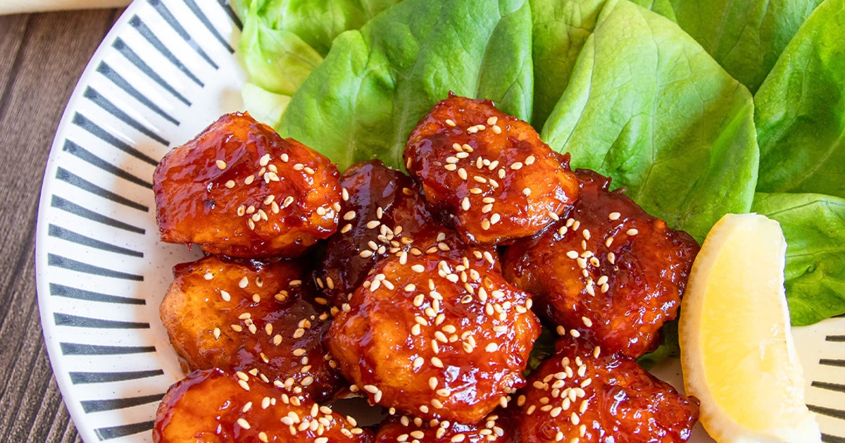【豆腐、そのまま食べるの飽きたら凍らせて】節約のつもりが普通にハマった。まるでお肉なヤンニョムチキン風おかず