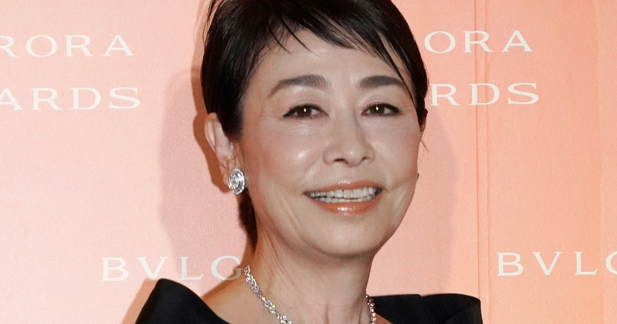 安藤優子、ZARAなどを使った白パンツスタイルの“先生コーデ”が素敵すぎる⇒「めっちゃカッコイイ」と絶賛