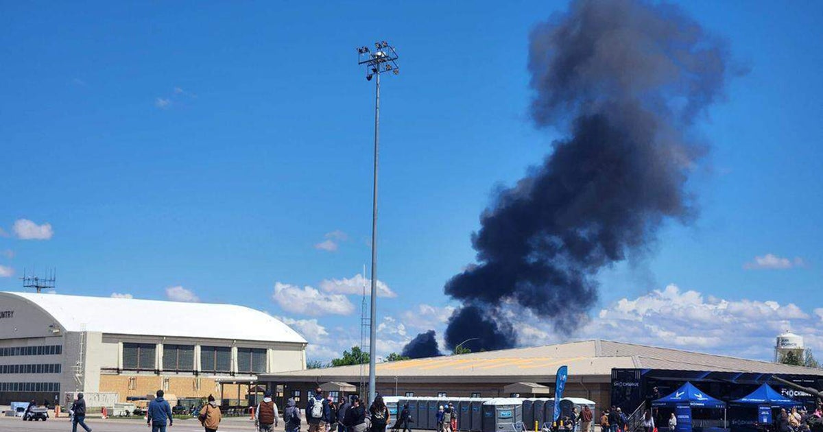 Horrifying Footage Shows 2 Navy Jets Crashing Mid-Air As Spectators Watch