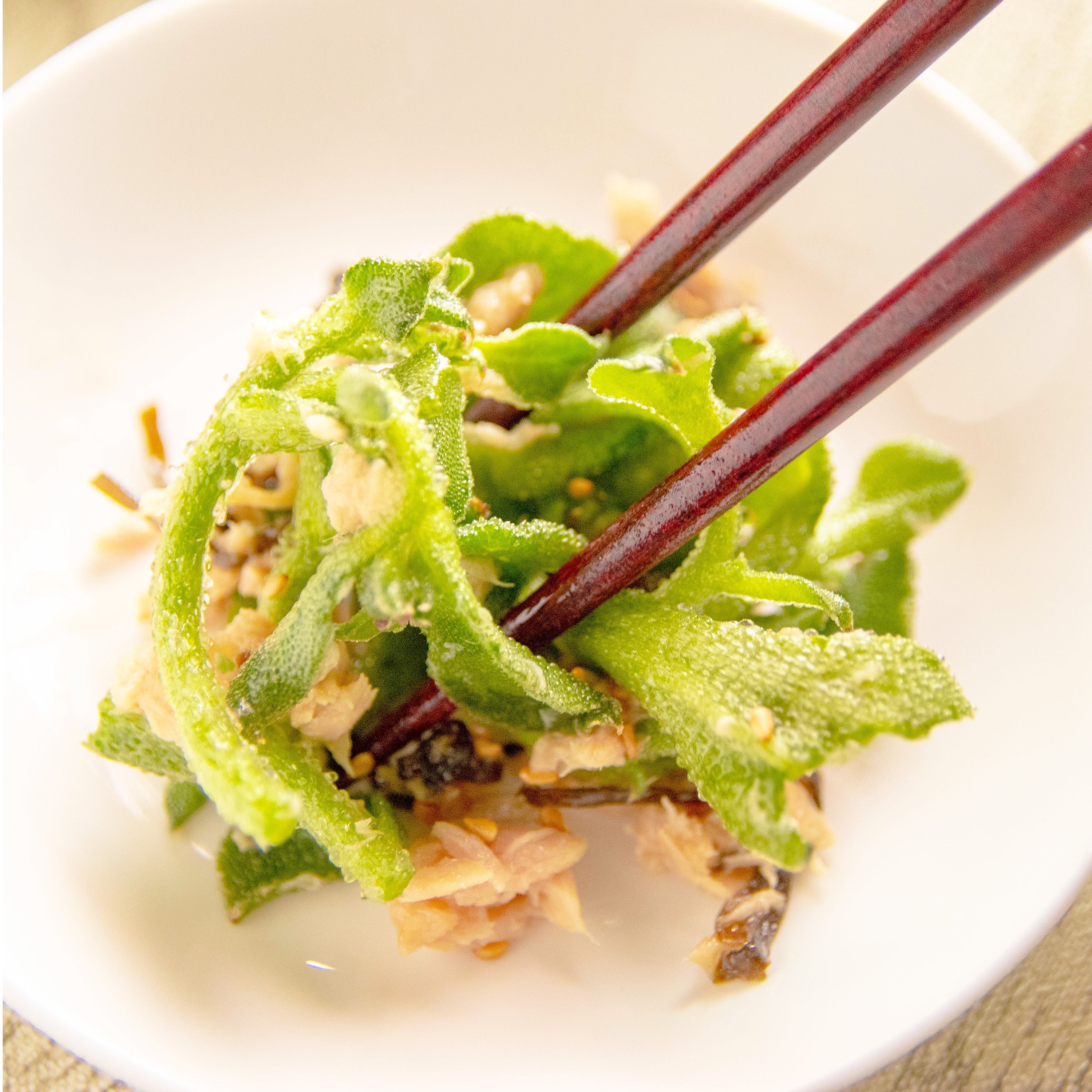 【このキラキラ何？】ぷちぷち食感が楽しい「アイスプラント」は塩昆布と合わせるとたまらない…！「アイスプラントの塩昆布和え」作り方