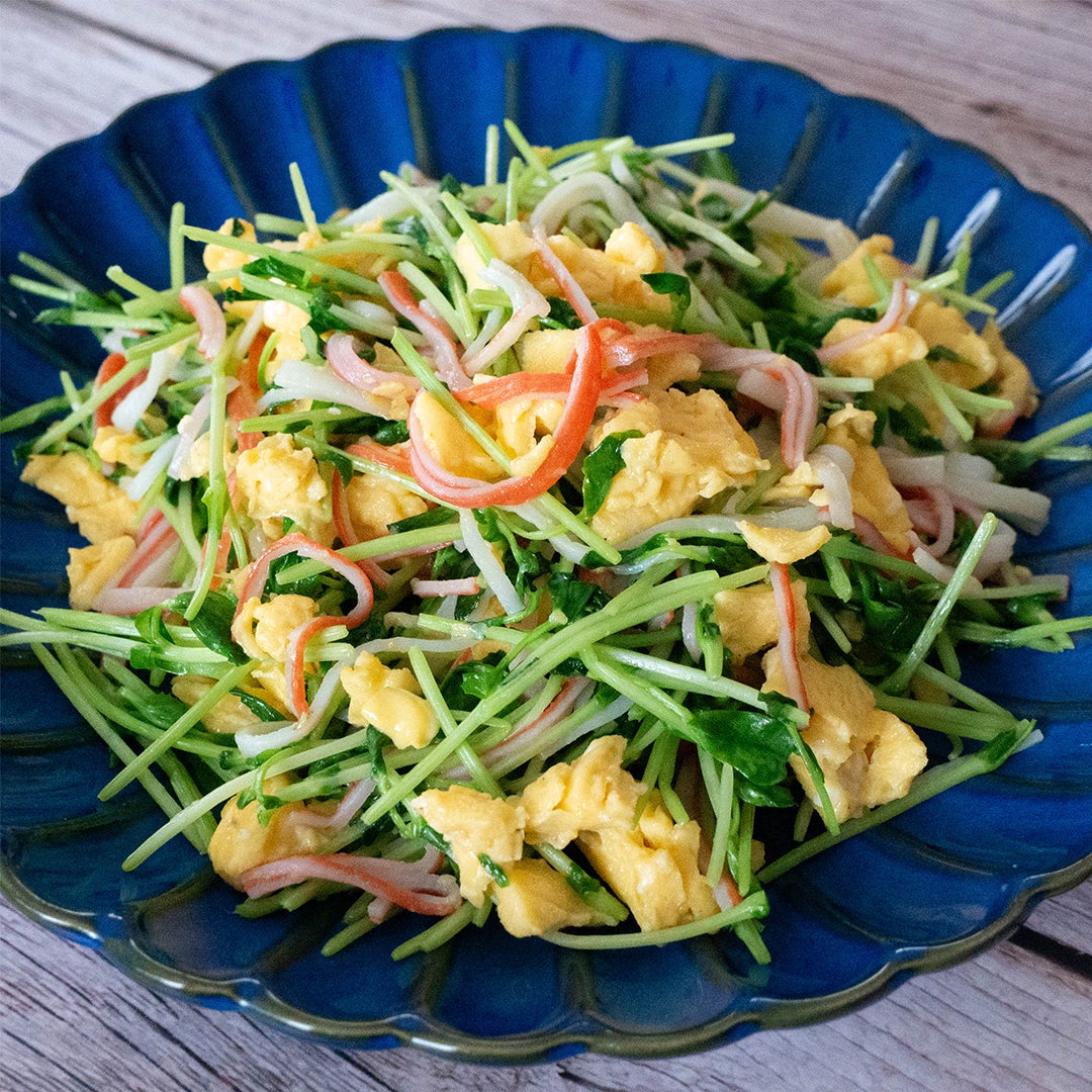 【豆苗と卵あったらコレ】節約したい時にも助かる！豆苗とカニカマの卵炒め