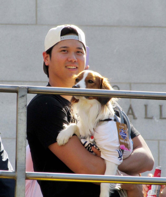 大谷翔平さんと愛犬のデコピン