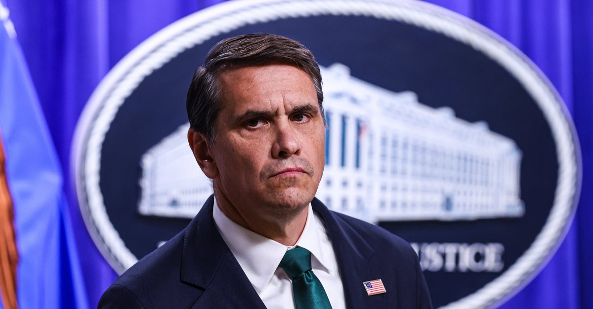 https://img.huffingtonpost.com/asset/6a0c8721140000273f026df2.jpeg?cache=paUfkX7n7p&ops=1200_630