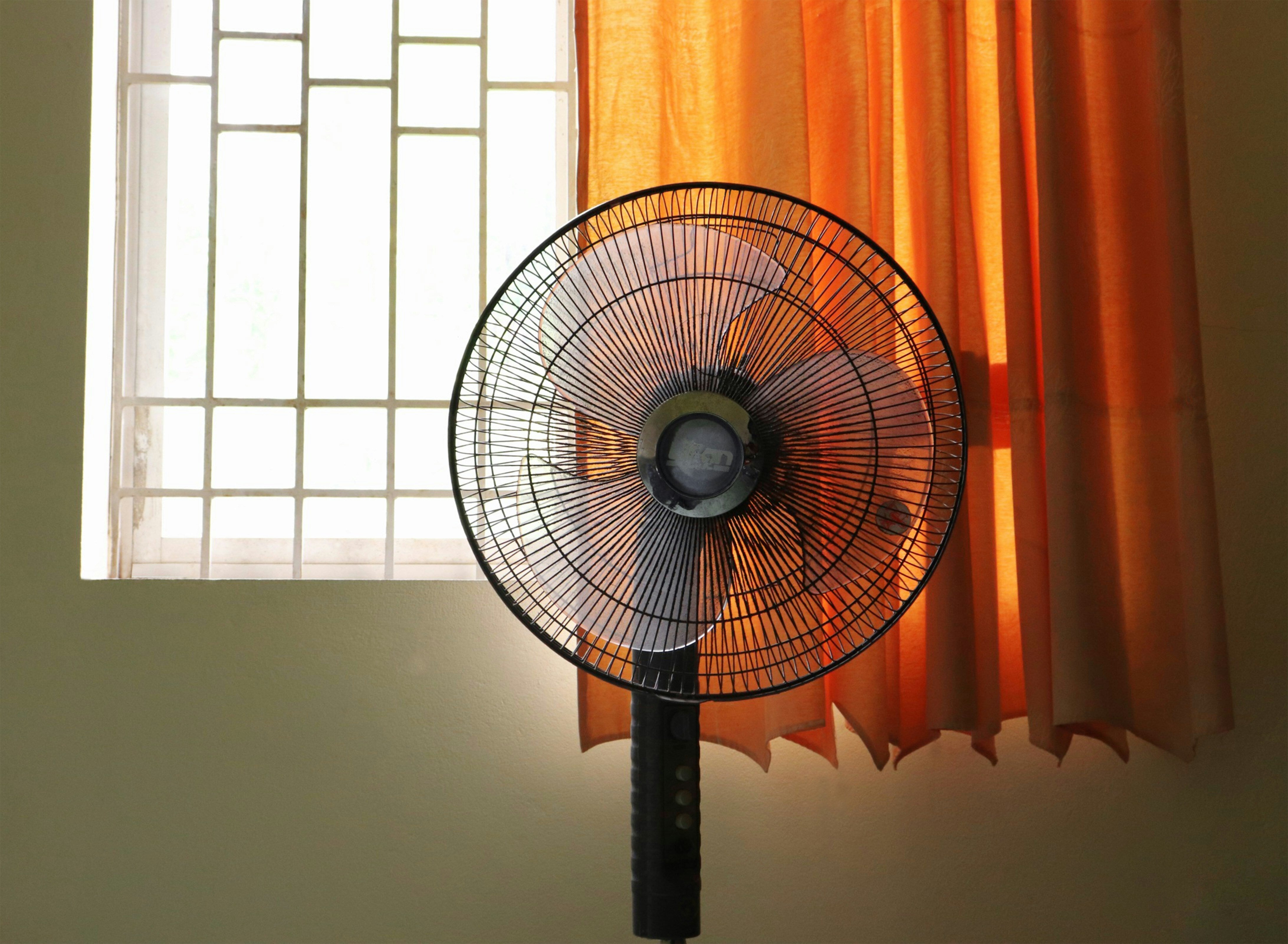 Should The UK Set New Rules About When It's Too Hot To Work?