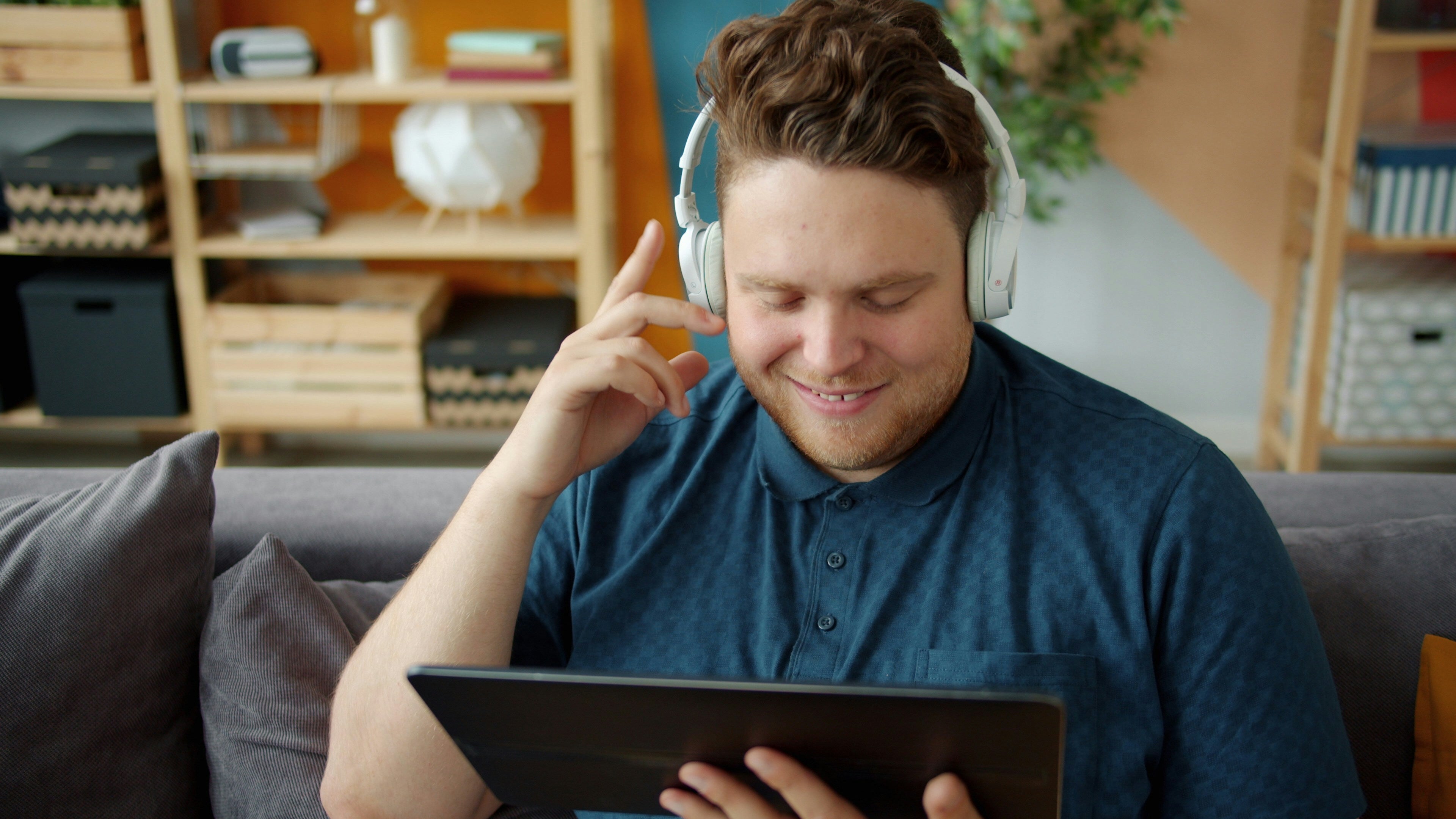 Experts Debate Whether Or Not Audiobooks Count As Reading