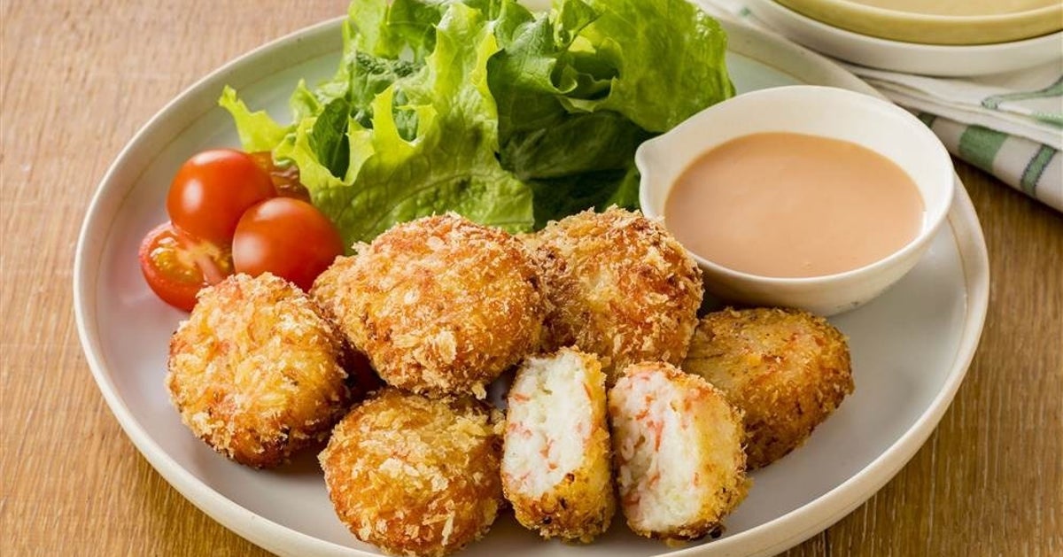 【まるでえびカツ！？】丸めて揚げ焼きするだけ！カニカマとはんぺんで作る「節約レシピ」