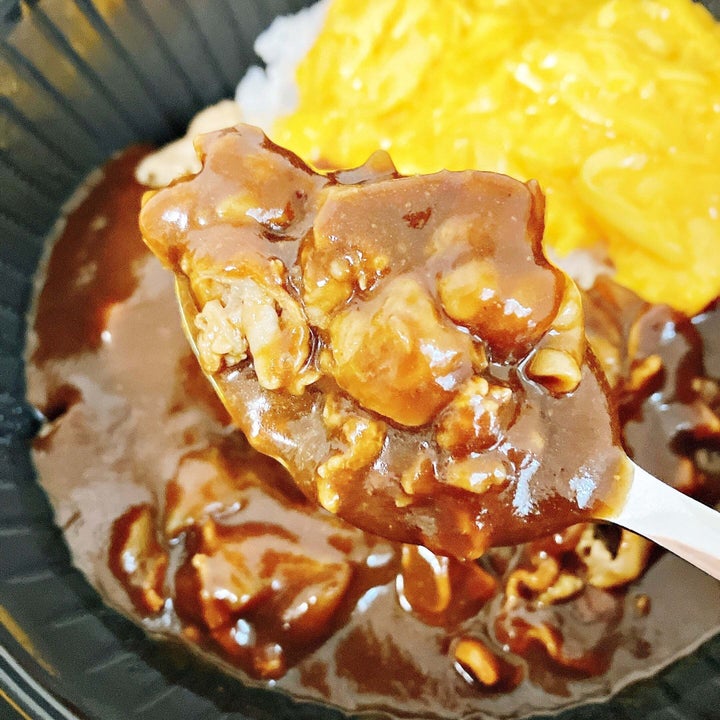 吉野家「肉だく牛オム黒カレー」