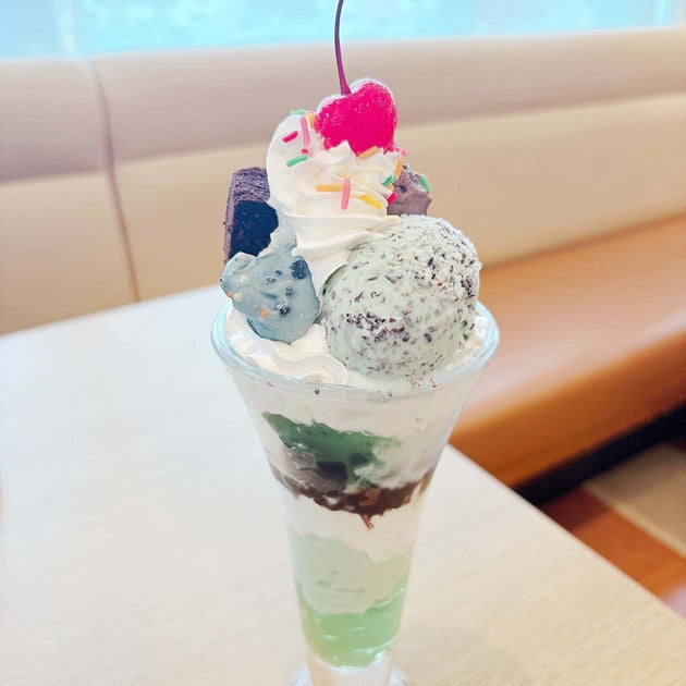 ココス「チョコミン党パフェ」